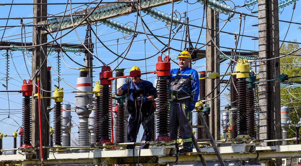 Energia - Tiszalöki Tiszavíz Vízerőmű elektromos karbantartása