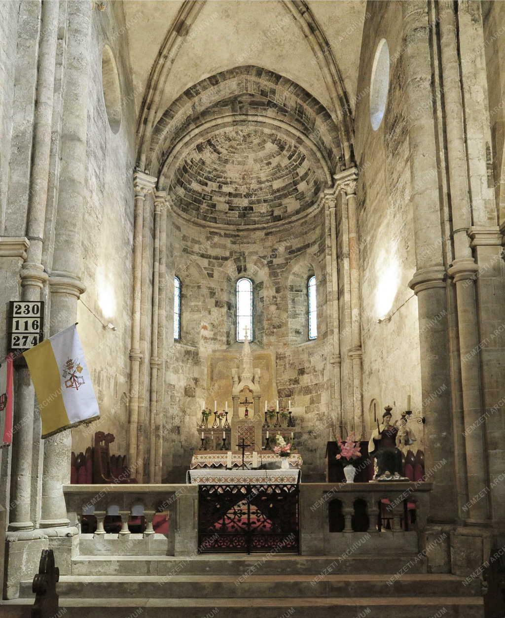 Egyházi épület - A jáki Szent György-templom