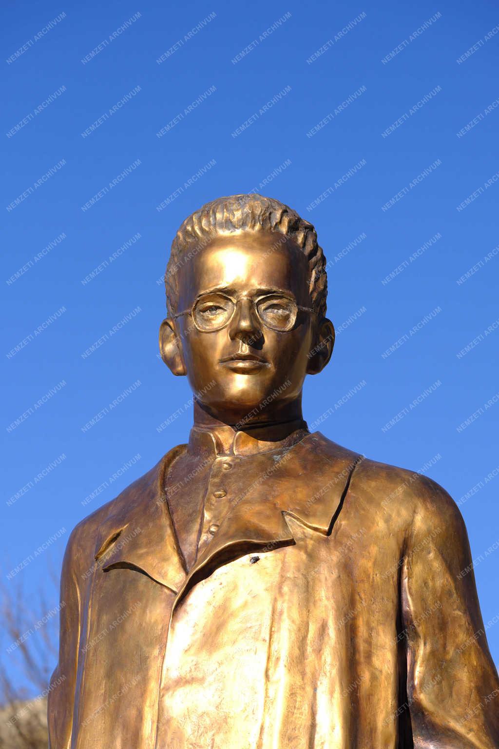 Köztéri szobor - Budapest - Boldog Brenner János vértanú