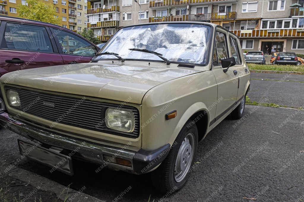 Jármű - Budapest - Veterán Zastava