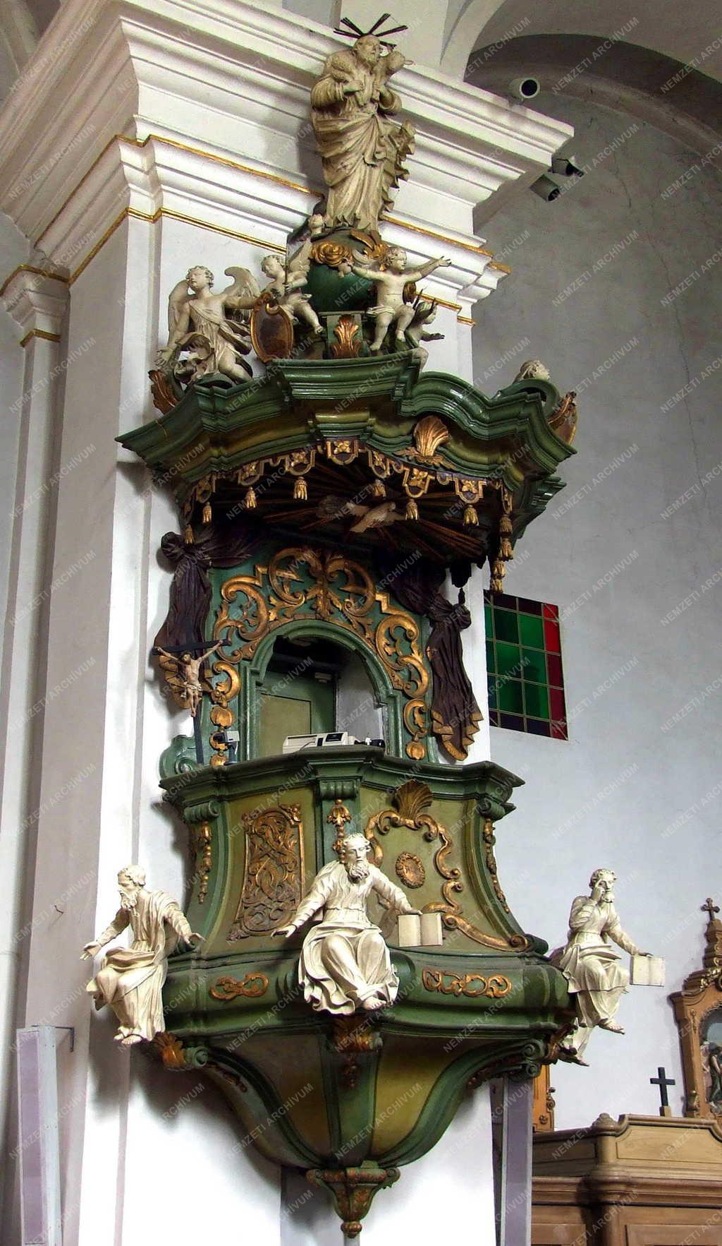 Egyházi műalkotás - Szécsény - Barokk szószék 