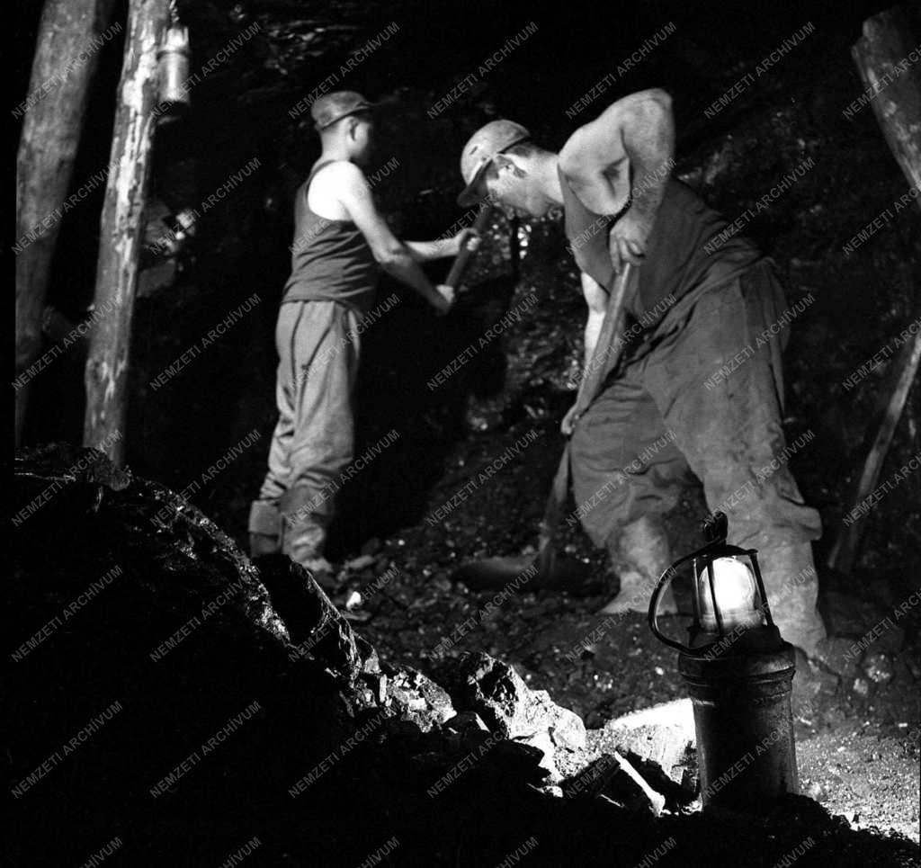 Vasárnapi műszak a dorogi bányákban 