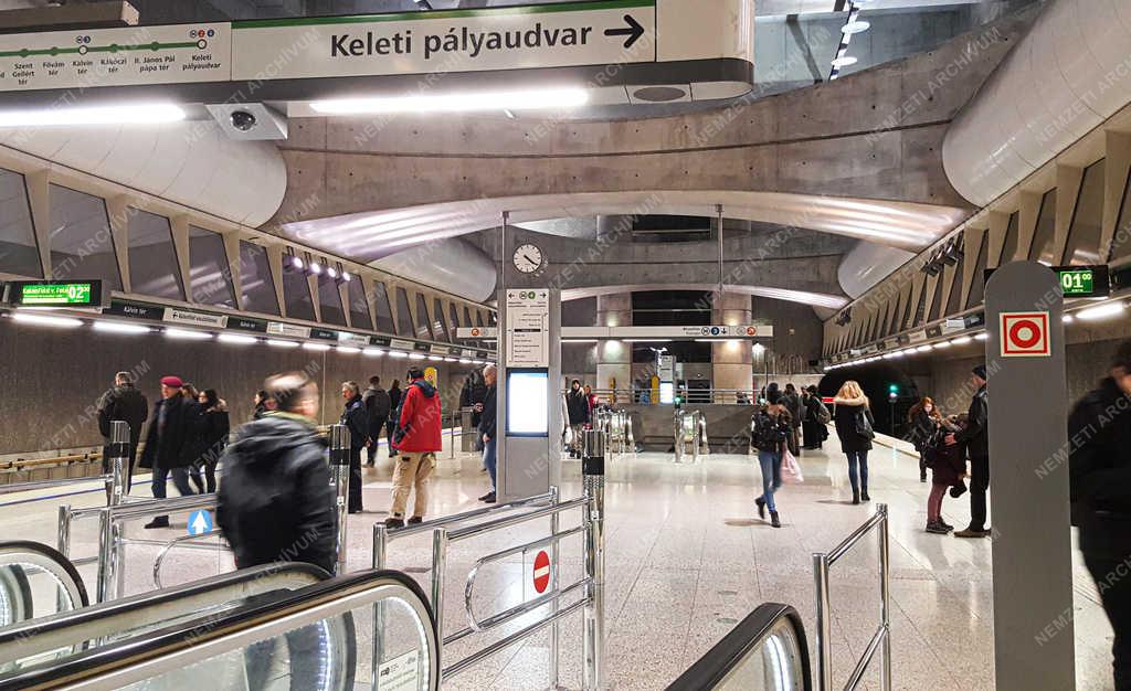 Közlekedés - Budapest - Kálvin téri metróállomás