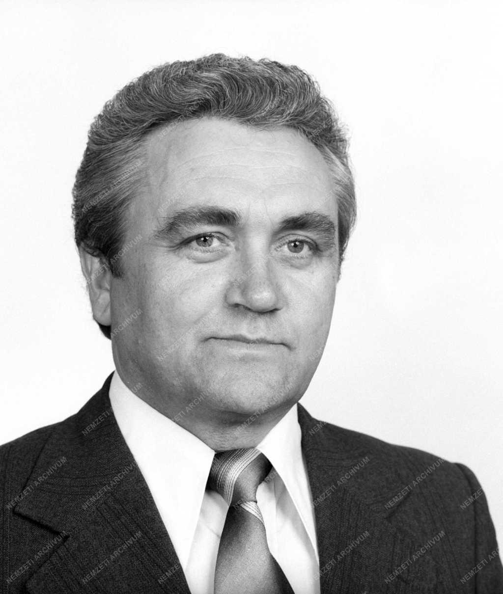 Belpolitika - Parlamenti képviselőjelöltek