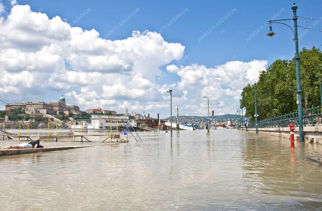 Árvíz - Budapest - Árad a Duna Budapestnél