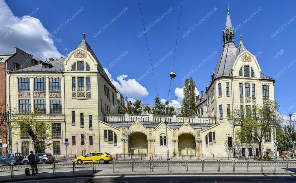Városkép - Budapest XIII. Kerületi Ének-zenei és Testnevelési Általános Iskola