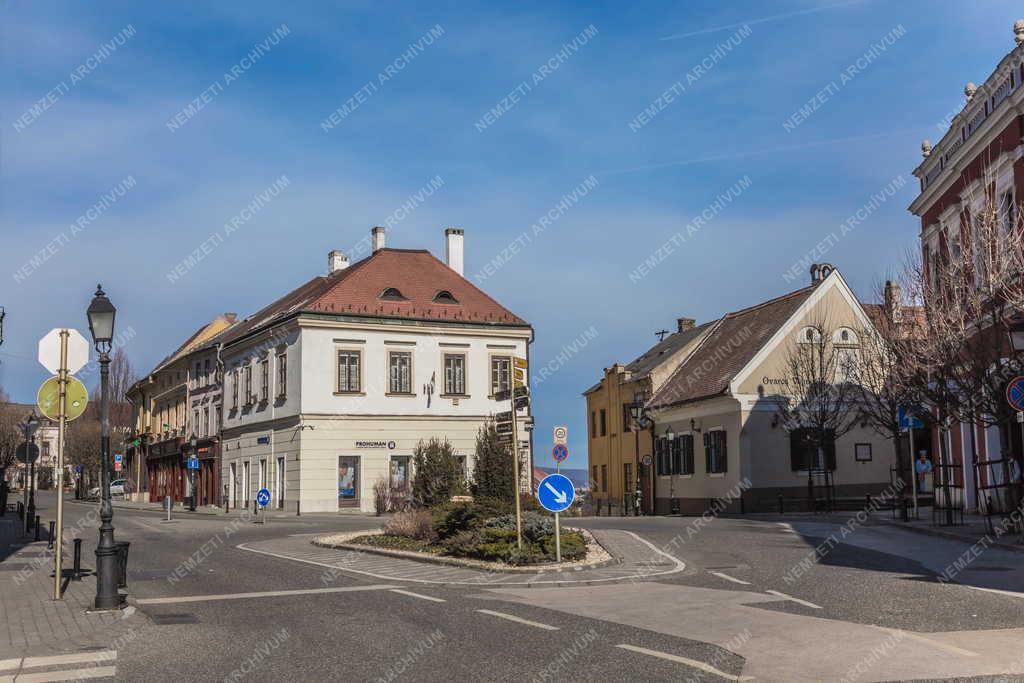 Városkép - Veszprém - Szabadság tér