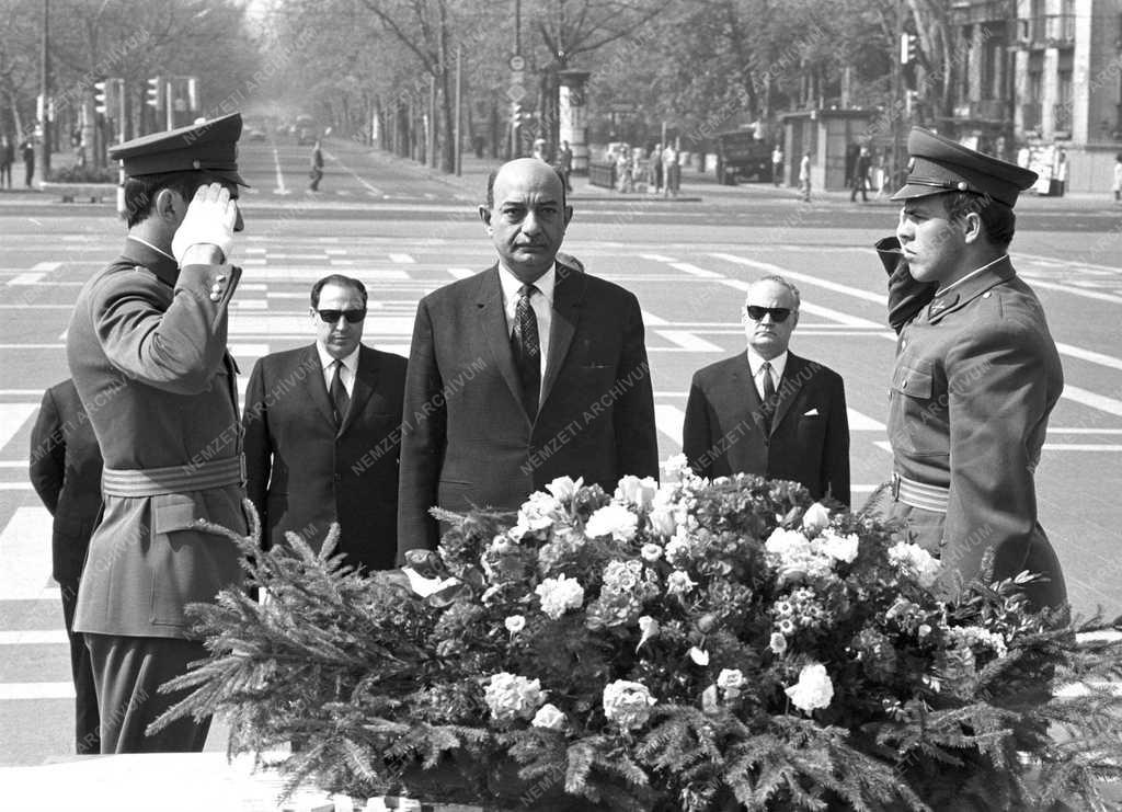 Külpolitika - Mahmud Riad Budapesten