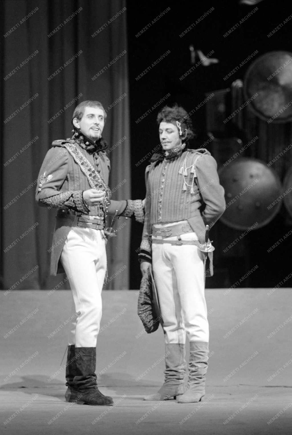 Kultúra - Színház - Shakespeare: Sok hűhó semmiért