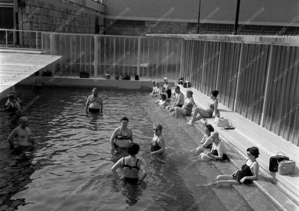 Szabadidő - Új termálfürdő Győrött