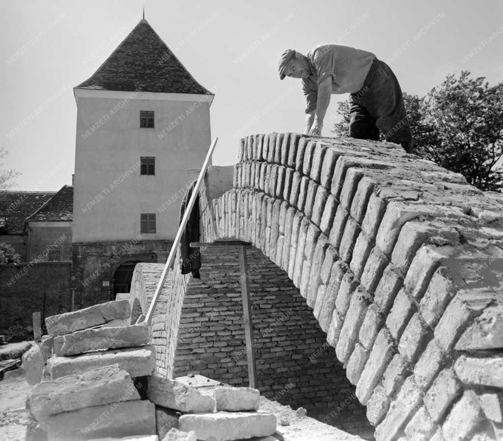Kultúra - A sárvári vár rekonstrukciója