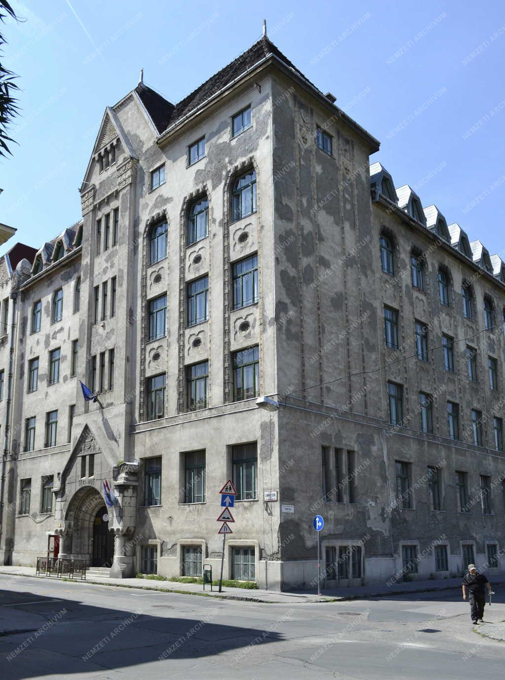 Épület - Budapest - A IX. Kerületi Kormányhivatal épülete