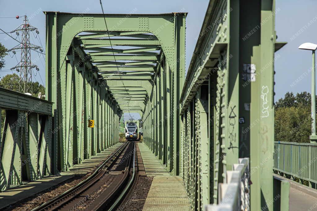 Közlekedés - Budapest - Újpesti vasúti híd