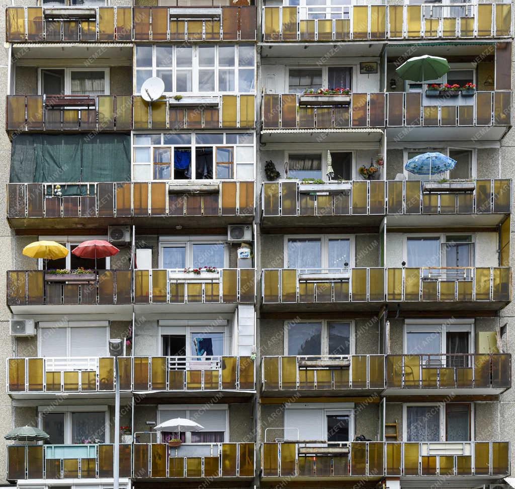 Városkép - Budapest - 50 éves Újpalota