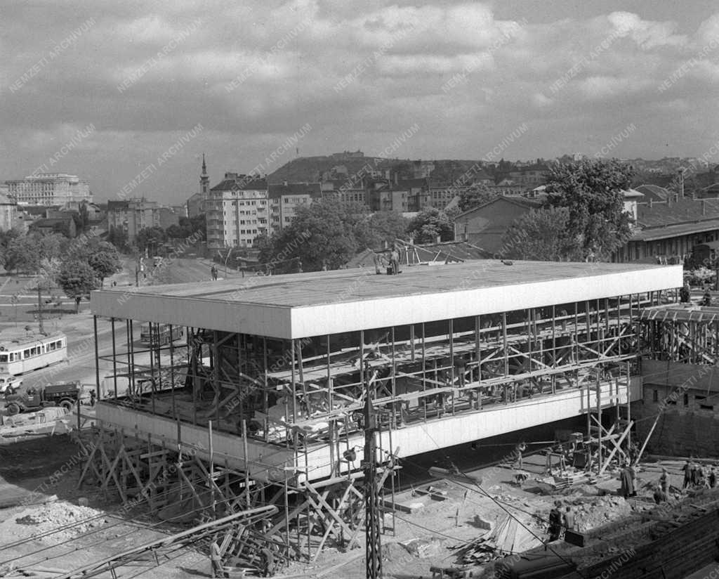 A szerző válogatása - Épül a Déli pályaudvar