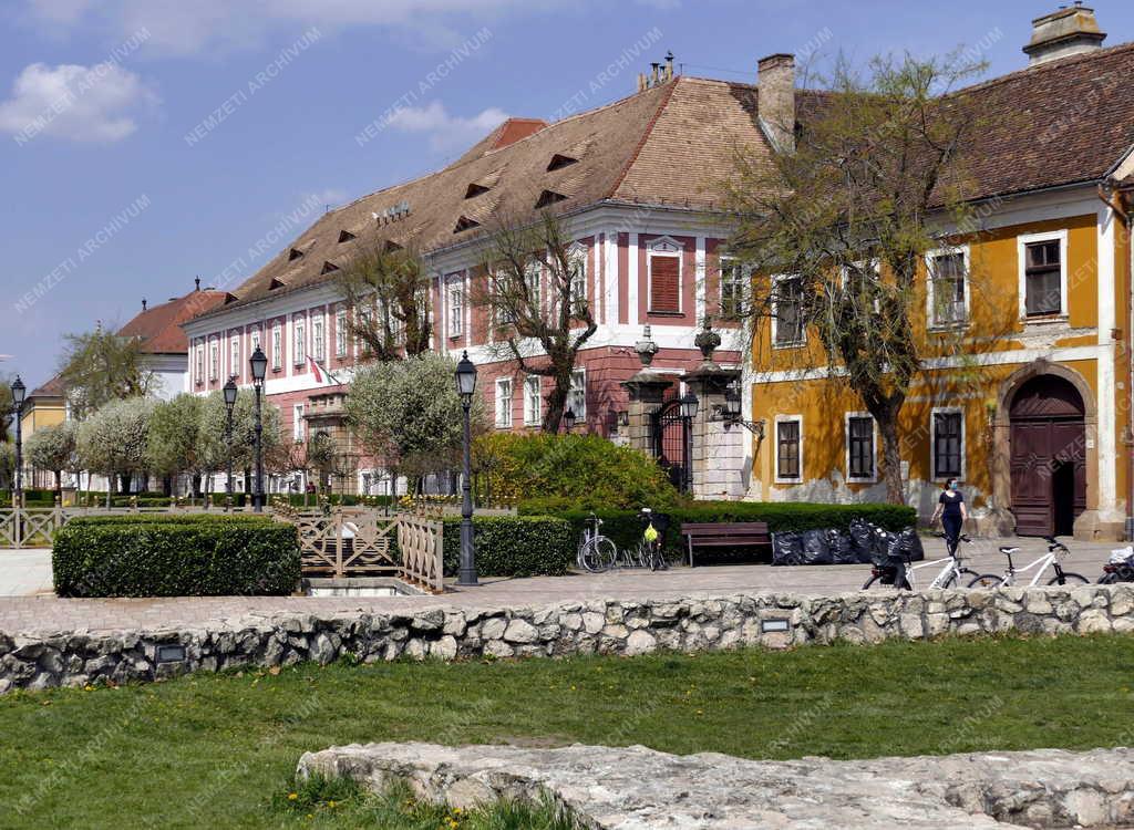 Városkép - Vác - Március 15. tér