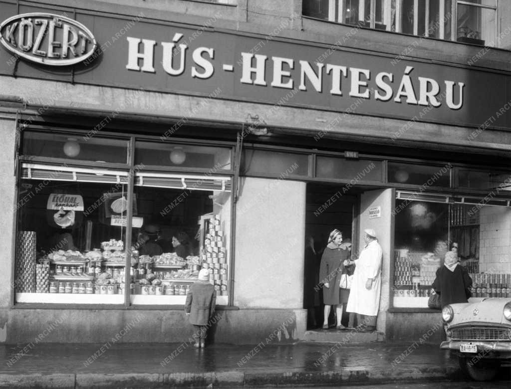 Élelmiszerkereskedelem - Hús Közért a Majakovszkij utcában