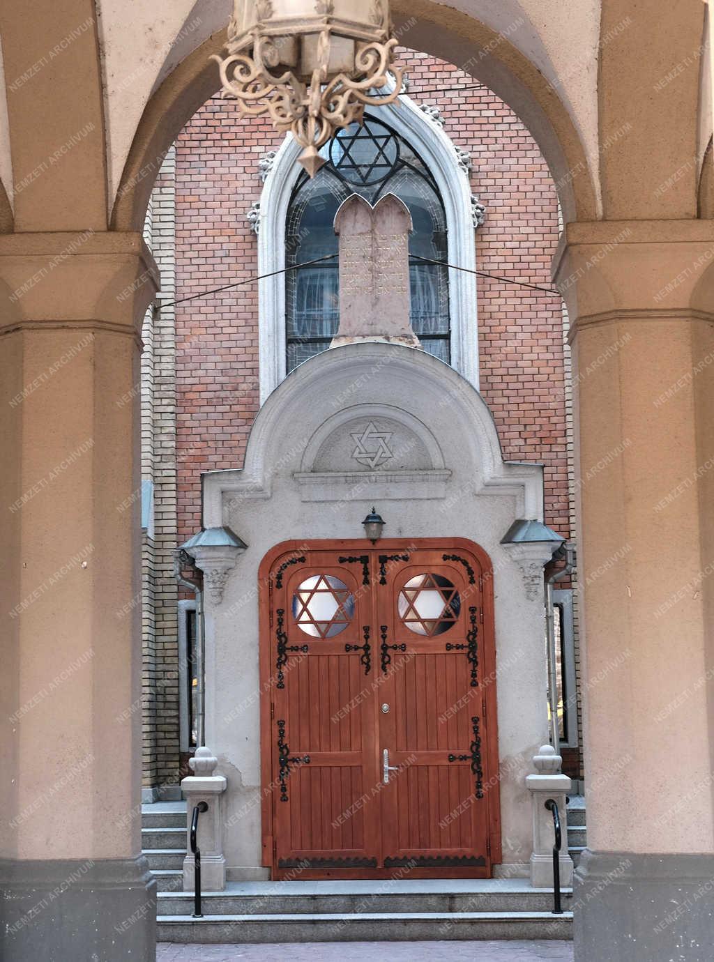 Egyházi épület - Budapest - Újlaki zsinagóga