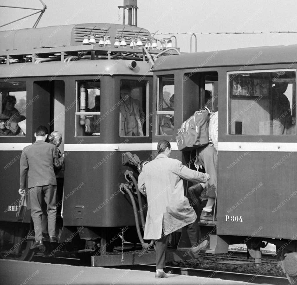 Közlekedés - HÉV végállomás a Margit hídnál