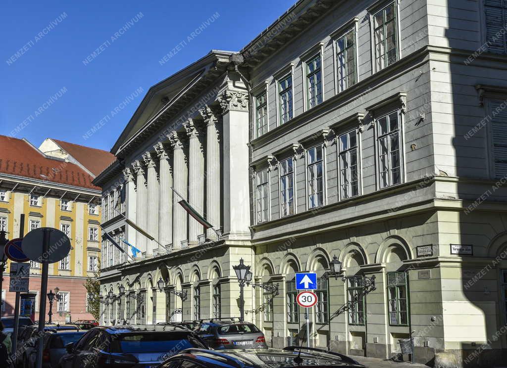 Városkép - Budapest - Pesti Megyeháza - Pest Megyei Kormányhivatal 
