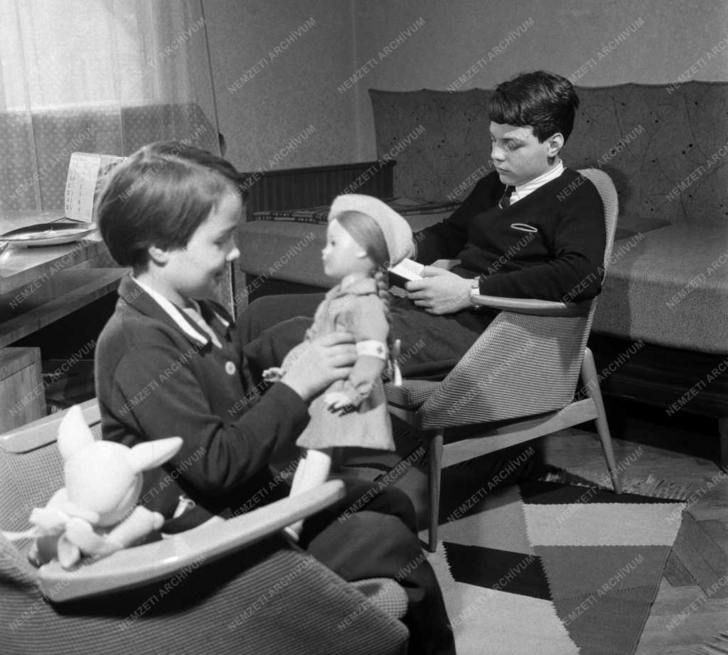 Verseny - Nemzetközi kulturális versenyen győztes magyar úttörő