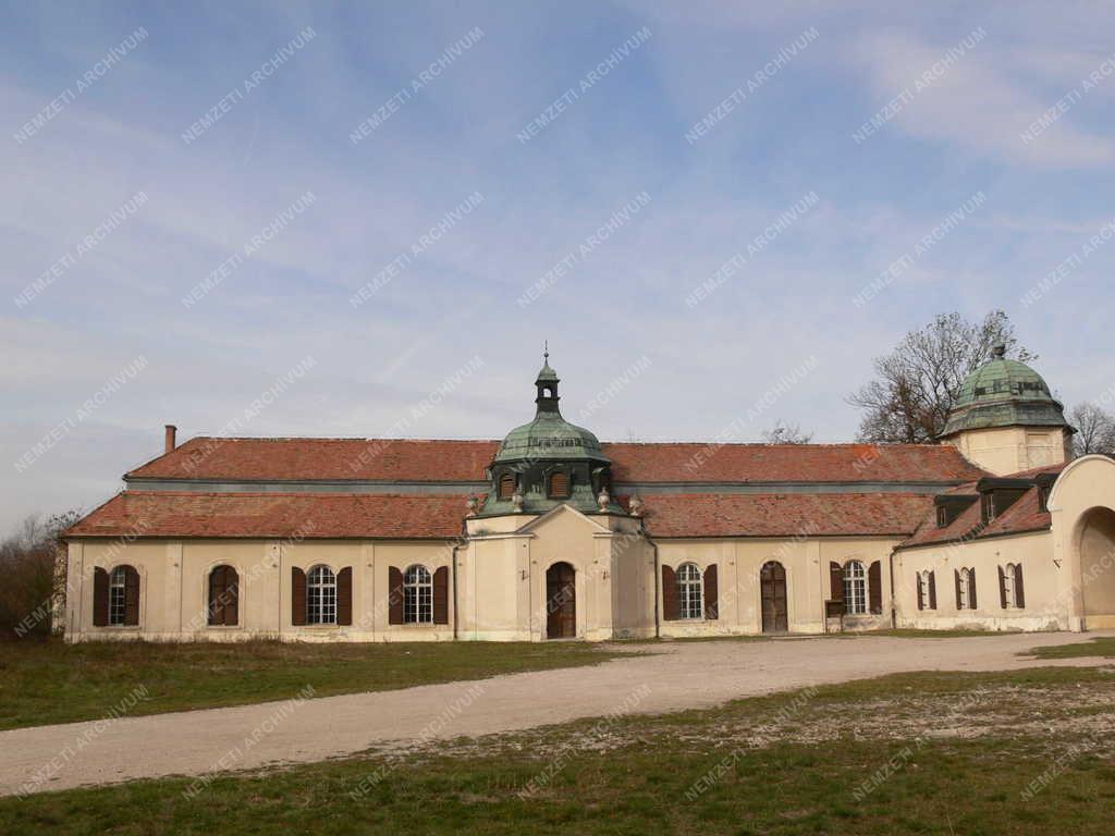 Iszkaszentgyörgy - Amedé-Bajzáth-Pappenheim kastély 