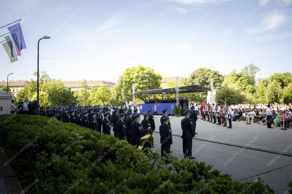A Nemzeti Közszolgálati Egyetem Rendészettudományi Karának és Katasztrófavédelmi Intézetének tisztavatója