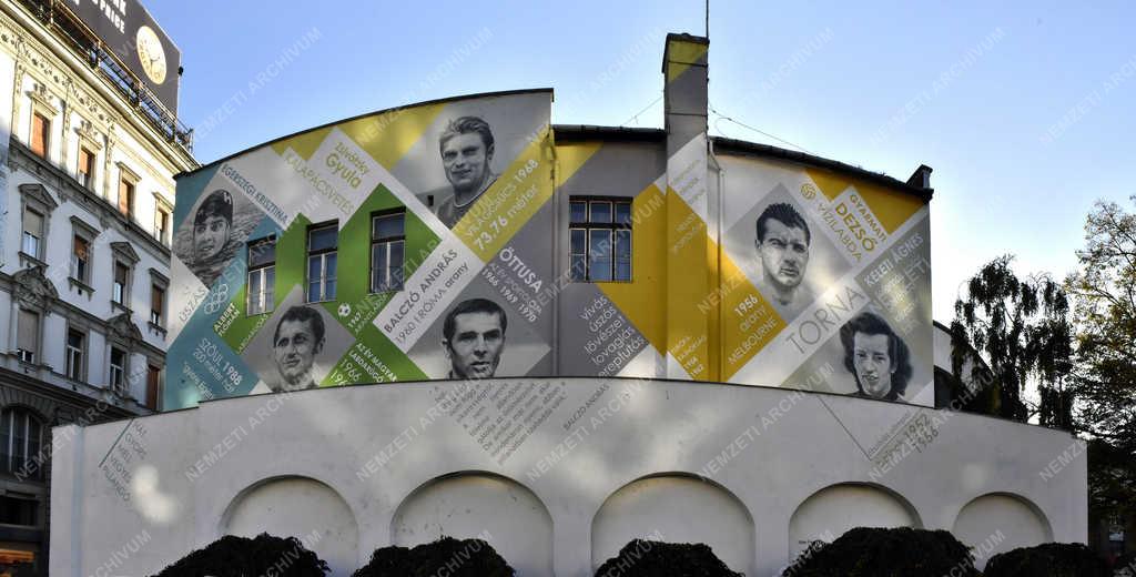 Városkép - Budapest - Olimpokonokat ábrázoló falfestmény