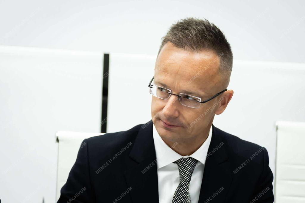 Szijjártó Péter Szentpéterváron
