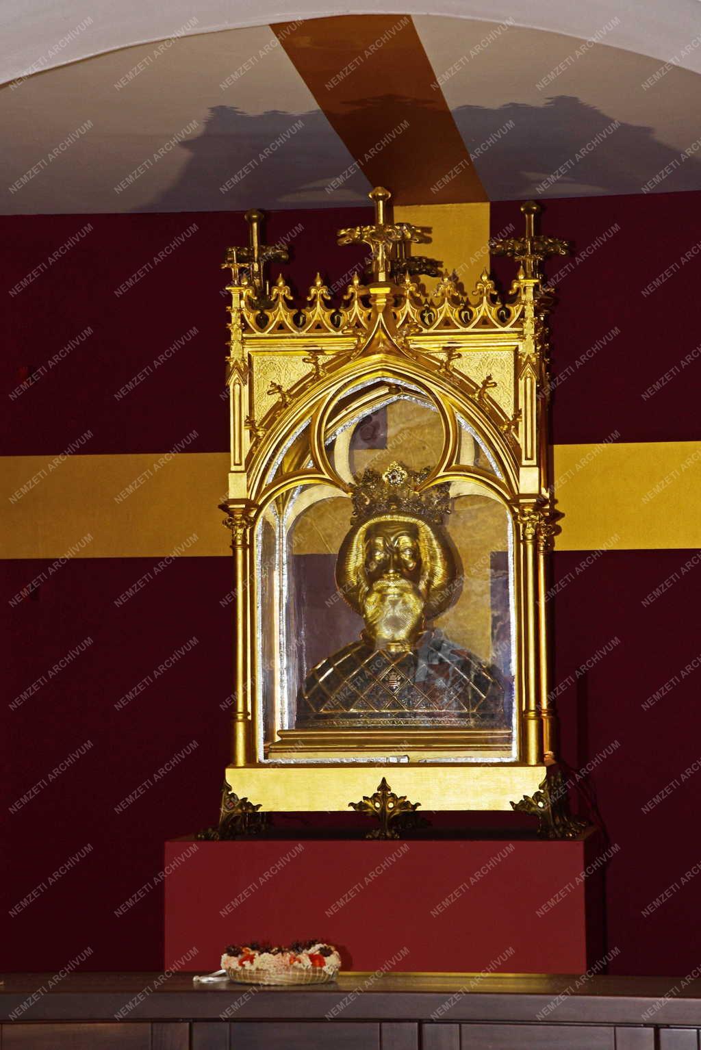 Városkép - Győr - Szent László herma