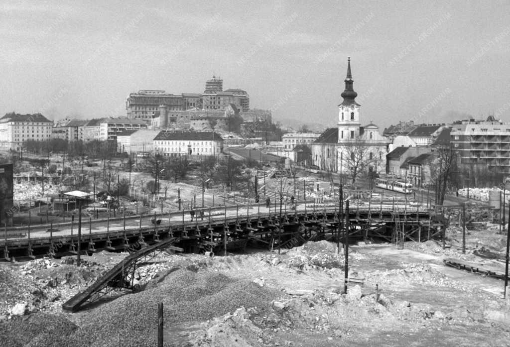 Építőipar - Épül az új Erzsébet híd