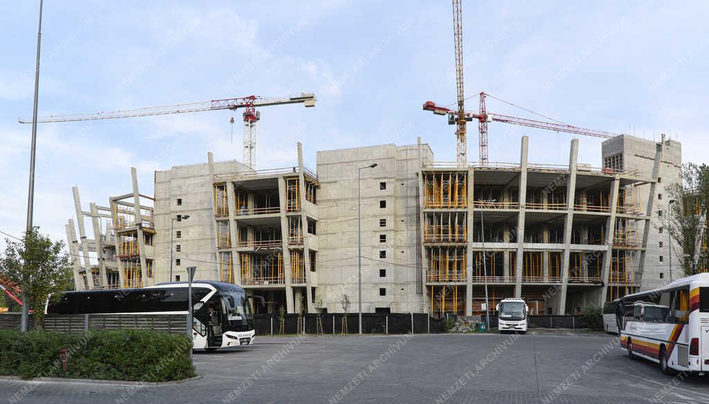 Építőipar - Budapest - Épül a Népliget kézilabdacsarnok