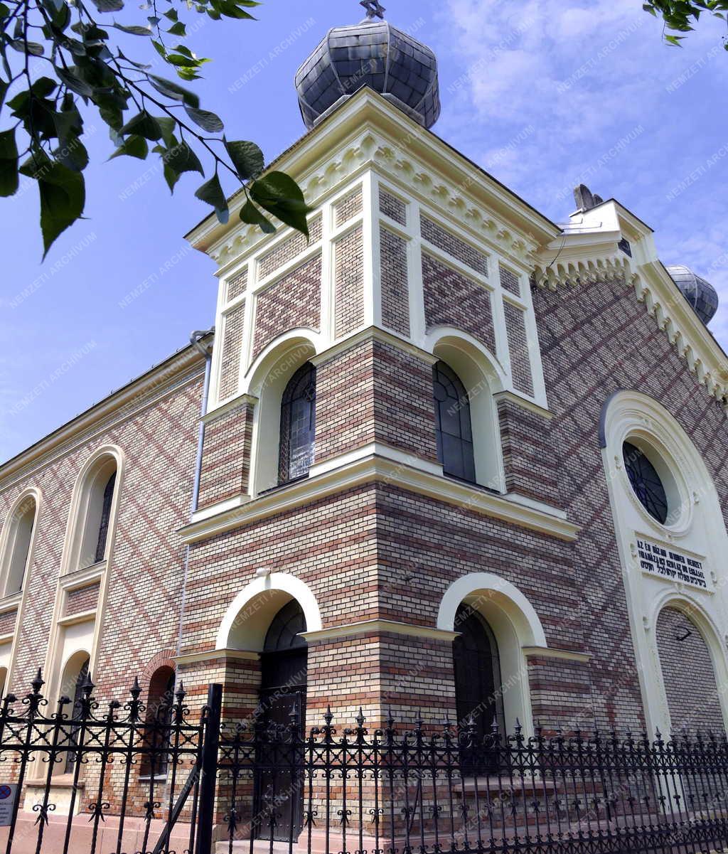 Egyház - Budapest - Újpesti zsinagóga
