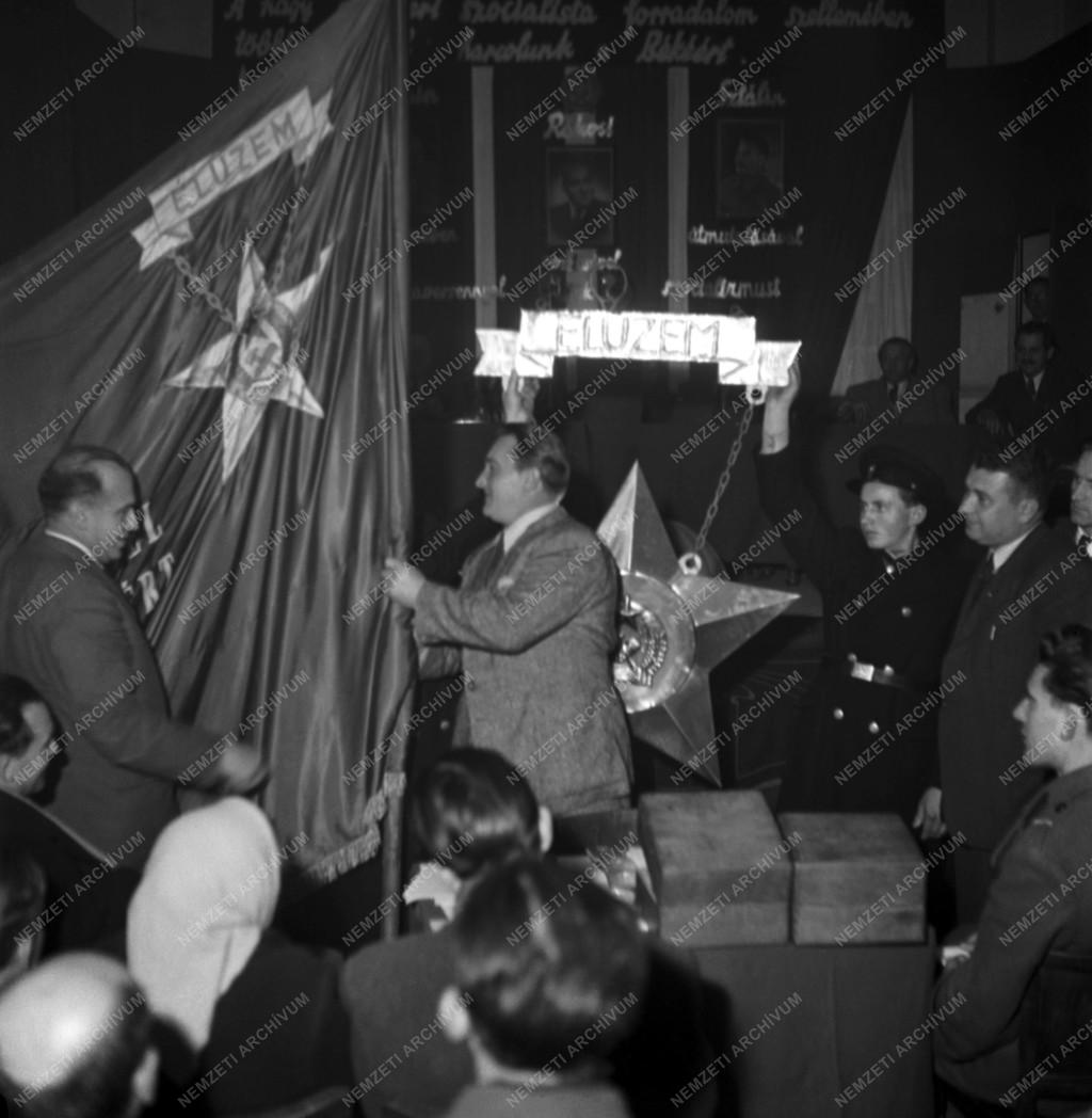 Gazdaság - Munkaverseny - A Hofherr Traktorgyár élüzem lett