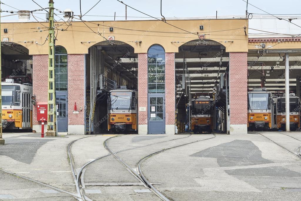 Közlekedés - Budapest - Szépilona villamos kocsiszín