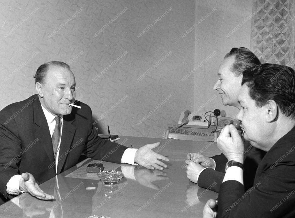 Külpolitika - Kádár János Csehszlovákiában 