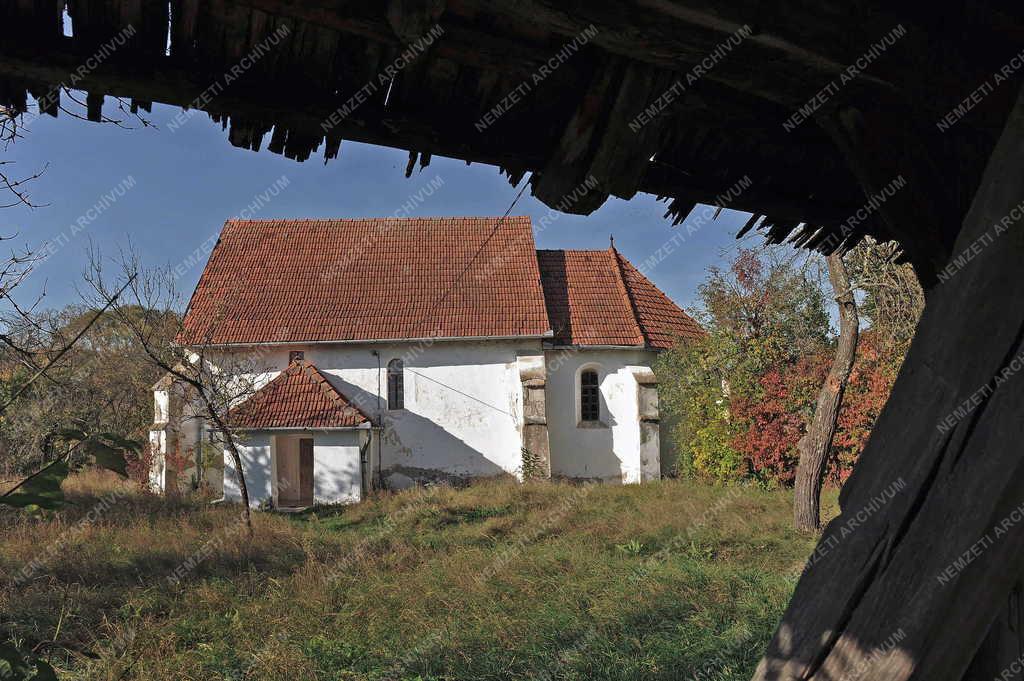 Műemlék - Farnas -  XV. századi református templom 