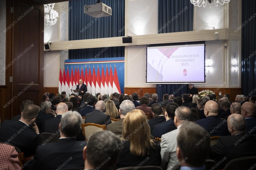 Orbán Viktor megnyitotta a Misszióvezetői Értekezletet