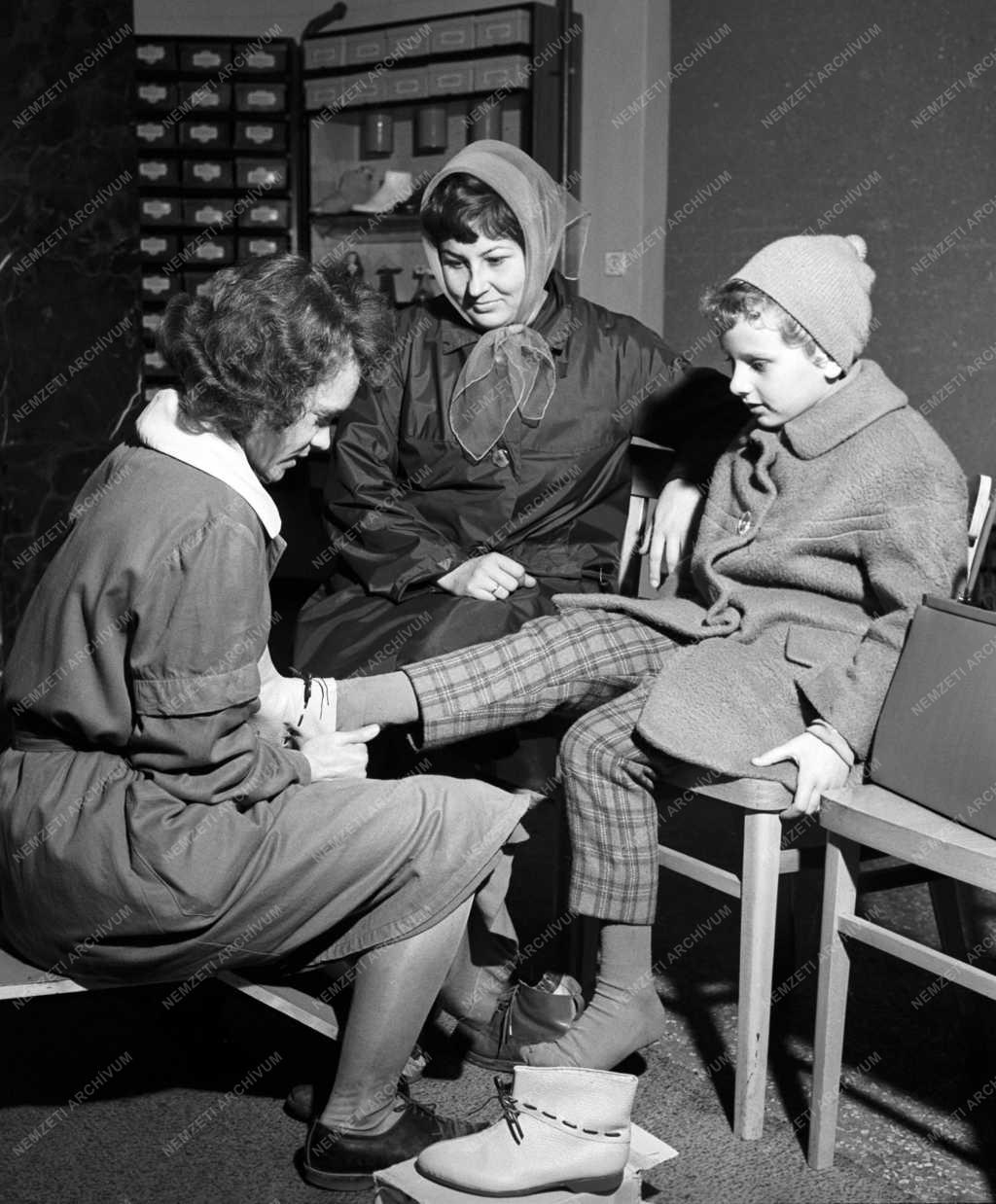 Kereskedelem - Cipőáruház nyílt a fővárosi Baross téren