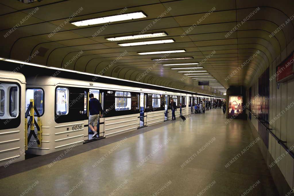 Közlekedés - Budapest - AZ M3-as metró északi szakasza felújítás előtt