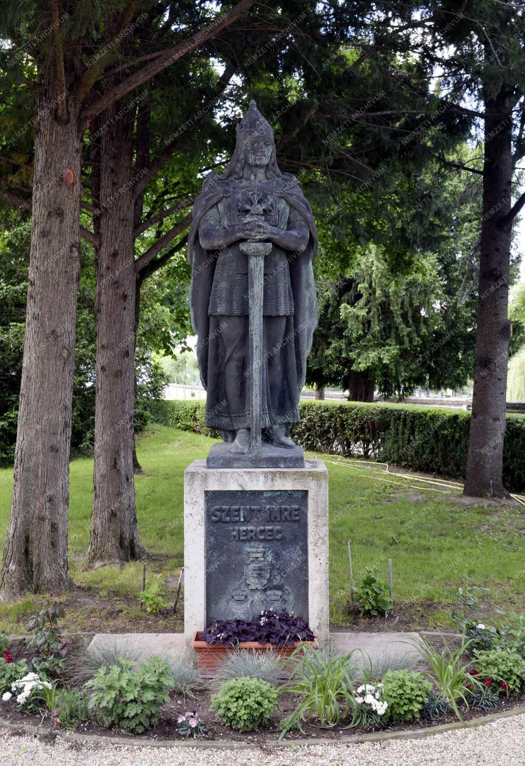 Városkép - Győr - Szent Imre szobra