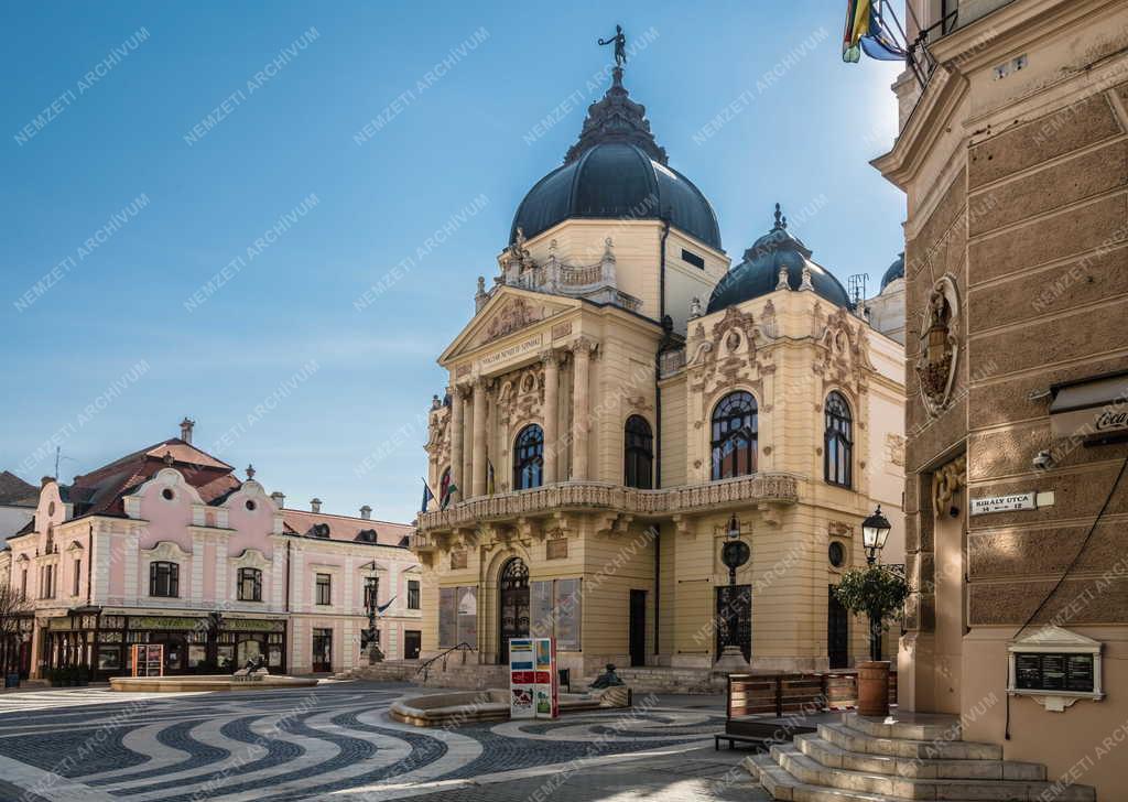 Városkép - Pécs - Nemzeti Színház