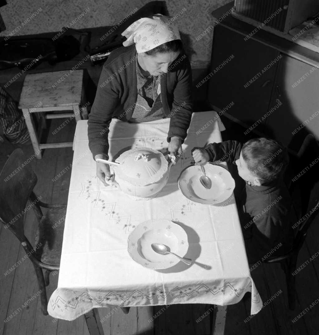 Életkép - Étkezés