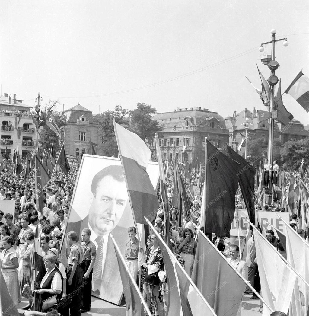 Külpolitika - Világifjúsági Találkozó (VIT)