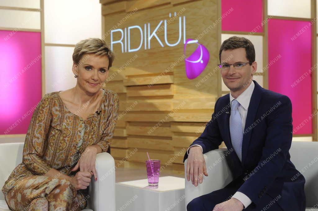 Televízió - Ridikül című női beszélgetős műsor