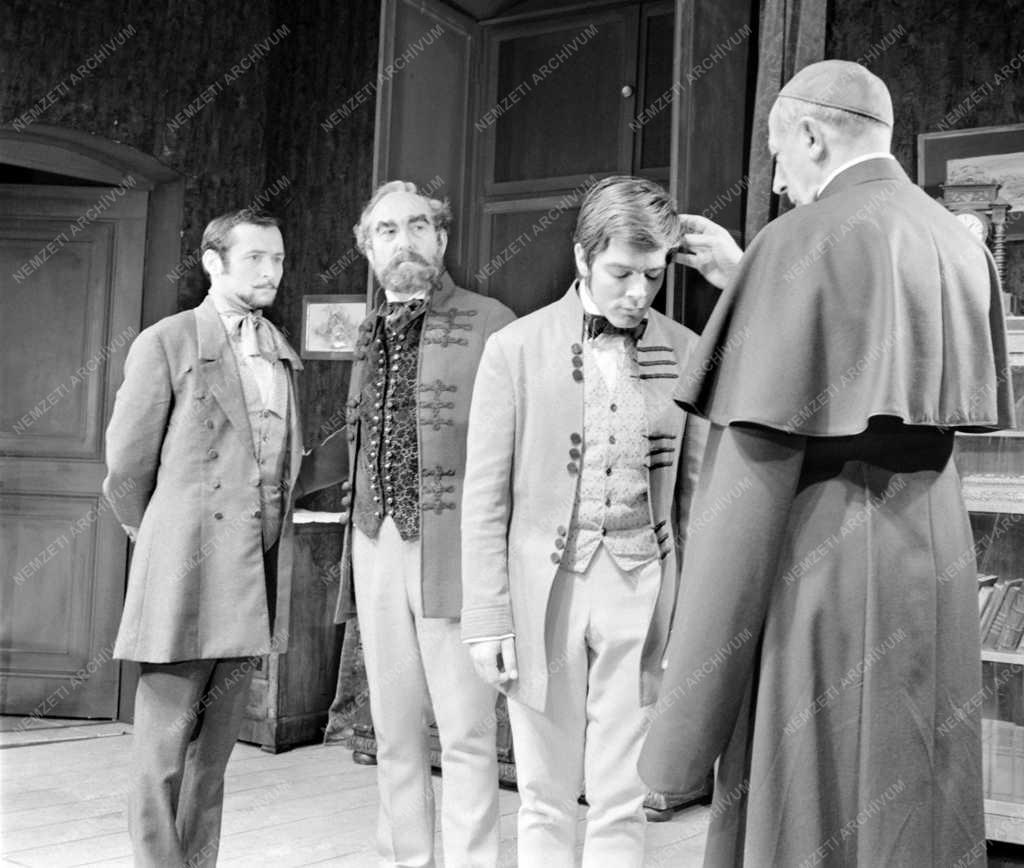 A Katona József Színház november 22-én mutatja be Németh László: Széchenyi című drámáját. Címszereplő: Bessenyei Ferenc. Rendező: Bodnár Sándor.
