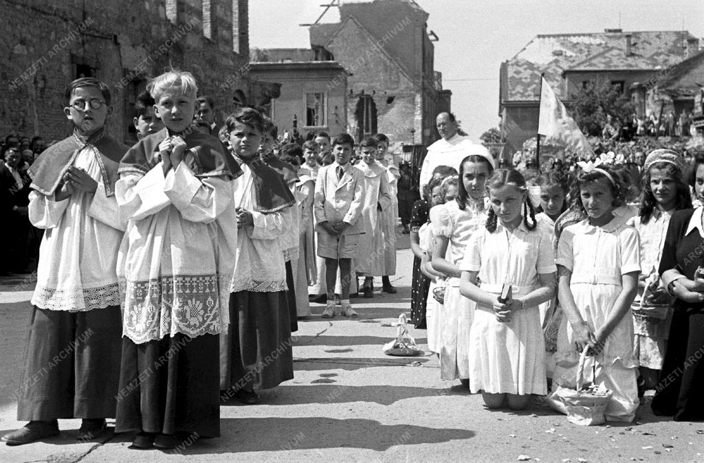 Vallás - Egyházi ünnep