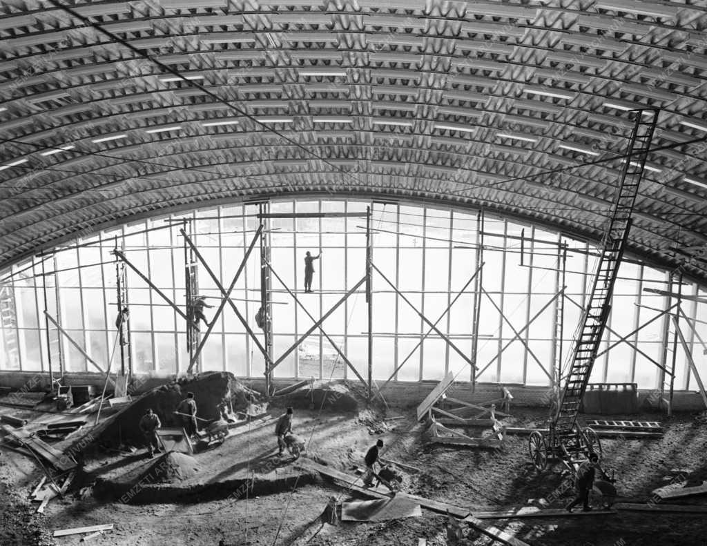 Építőipar - Vasas sportcsarnok építése