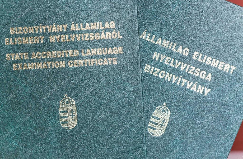 Tárgyfotó - Bizonyítványok - Illusztráció 
