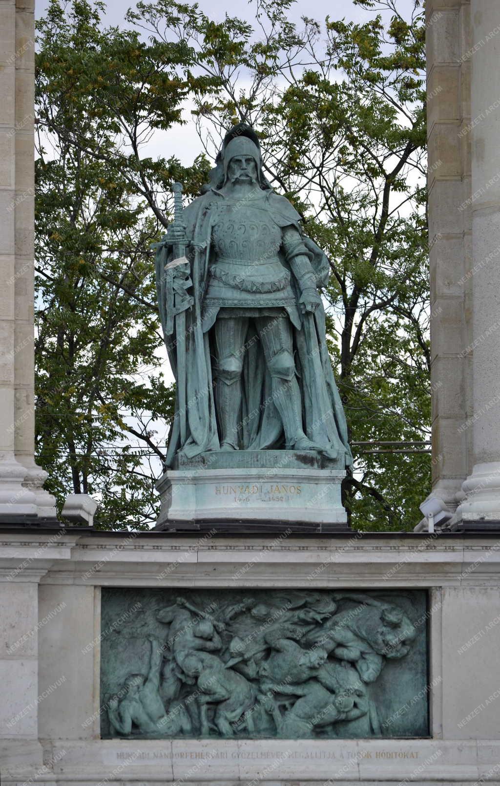 Műalkotás - Hunyadi János szobra